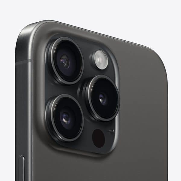 iphone-15-pro-blacktitanium-camera-view